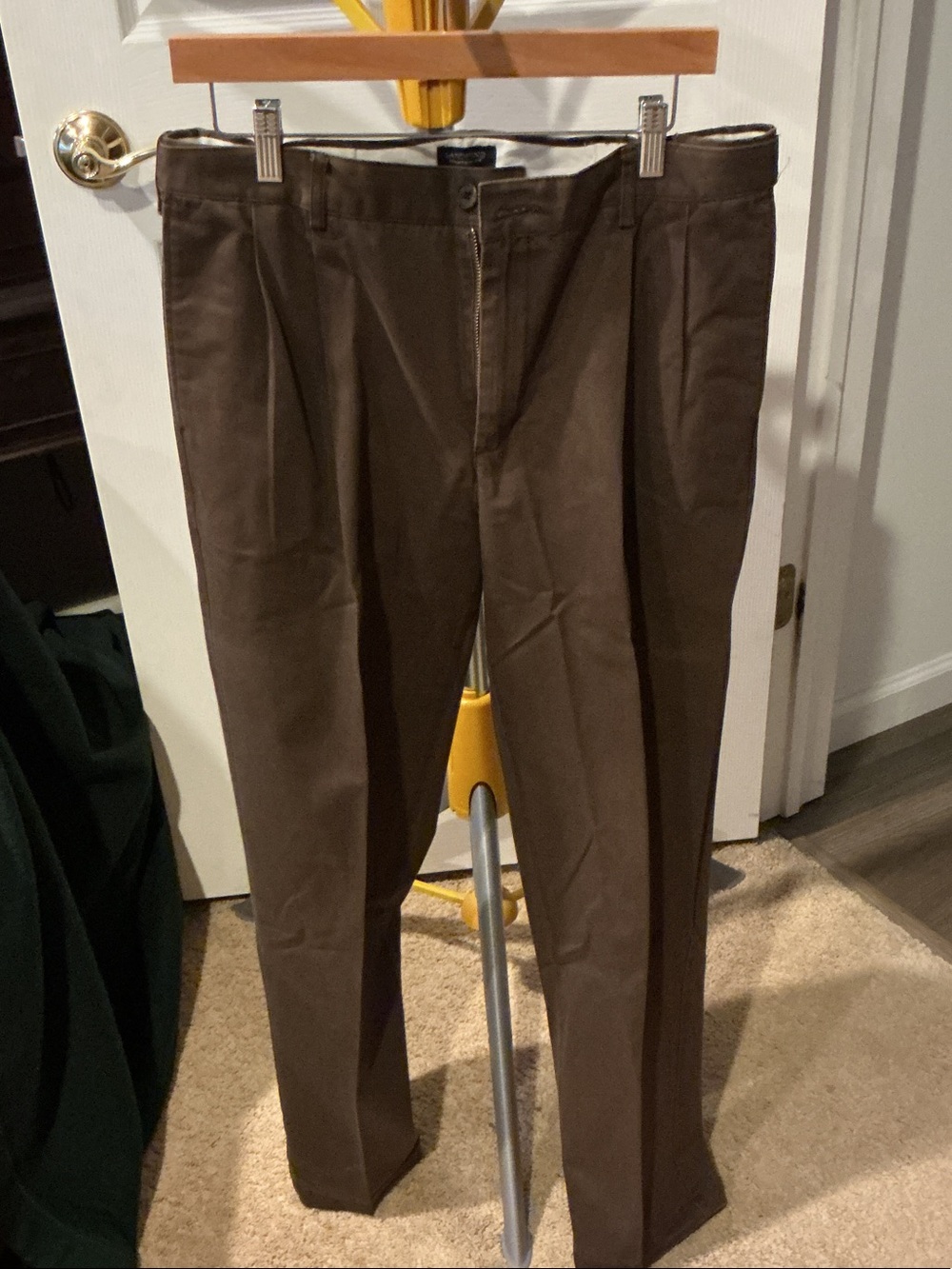 Lands' End Men's Dark Brown Pleated Chinos